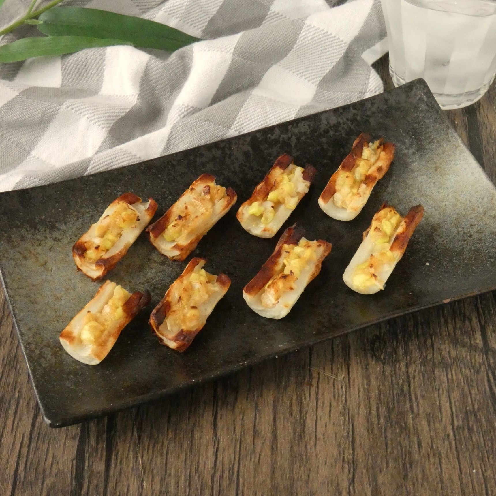 材料4つ！「ちくわのネギ味噌ボート」