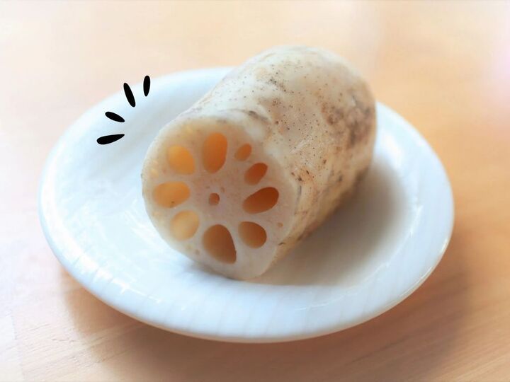 スライサーは不要!「レンコン」の薄切りが超簡単にできる裏ワザ!力を入れずにひらひらに♪