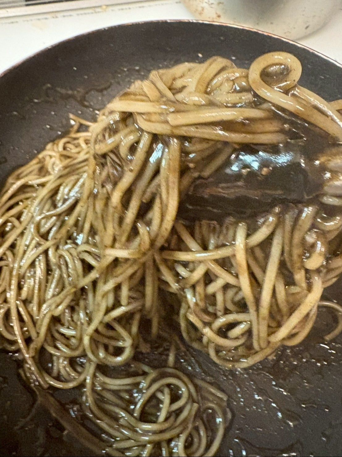 温めたソースにパスタをしっかり絡めました。