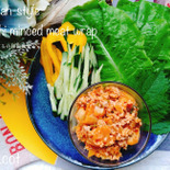ご飯を一緒に包んで韓国風に。キムチそぼろの韓国風包み