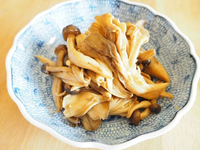 わが家の絶品常備菜！「きのこ焼き」の作り方。夜に仕込んで朝まで勝手においしくなってるレシピ♪