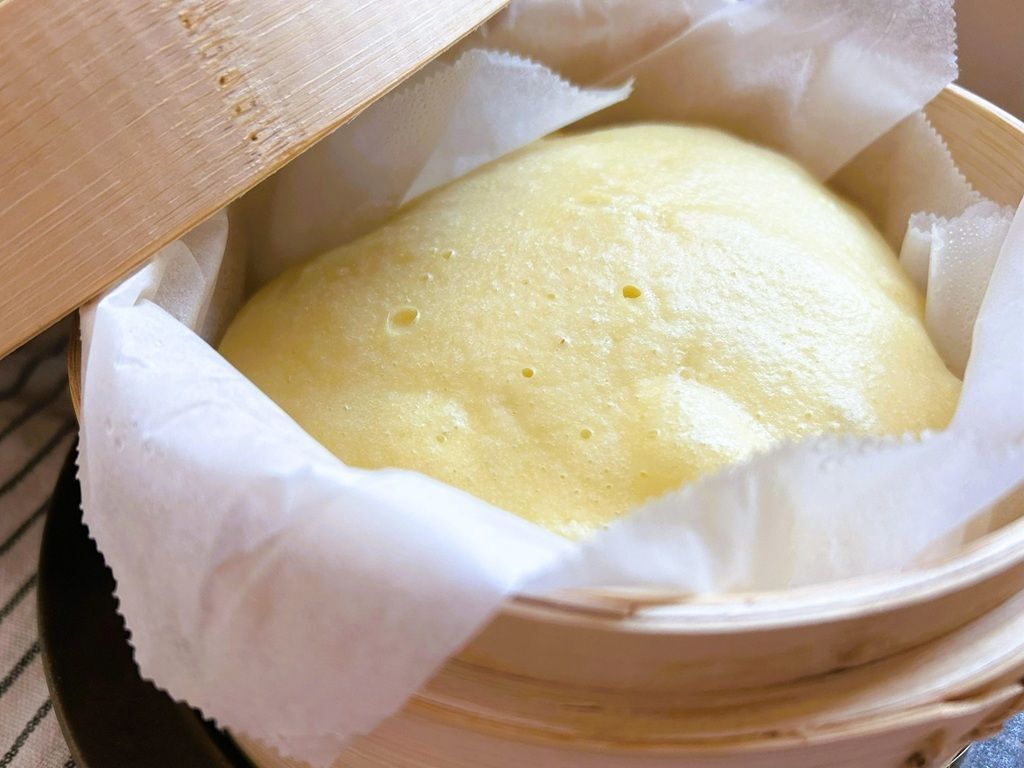 超BIGな「蒸しパン」作ってみた。ホットケーキミックスにあるモノを加えるだけでふわふわに♪