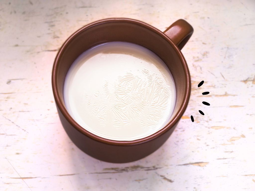 牛乳をレンチンしても膜ができない！？試してみたら拍子抜けするほど簡単だった【裏ワザ】