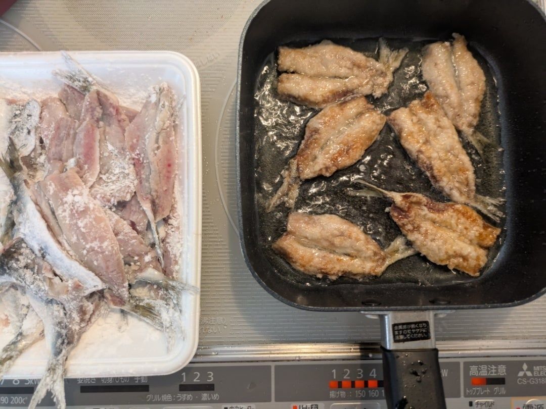 小麦粉漬けて、揚げて…