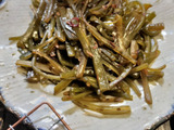 茎わかめ！コレを使って簡単に細切り！1分で歯ごたえの良い茎わかめ炒め！出汁の効いたピリ辛甘辛炒め！