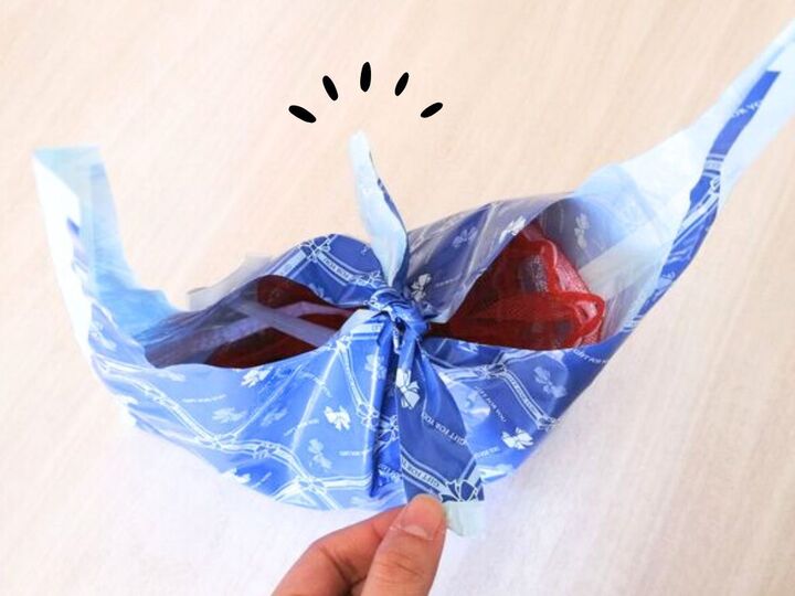 「空き袋」捨てる前にやってみて!レジ袋みたいに結べる"魔法カット"が超便利♪