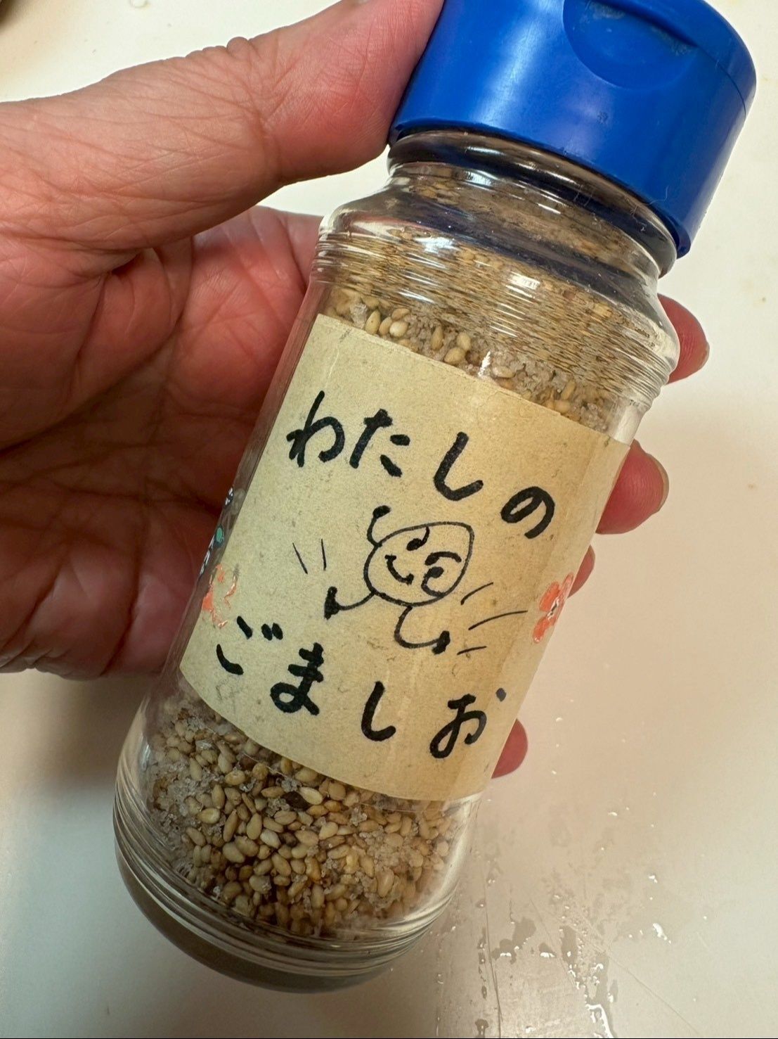 自分で作った＜ゴマ塩＞が最高に美味しくて、ご飯が止まらない！