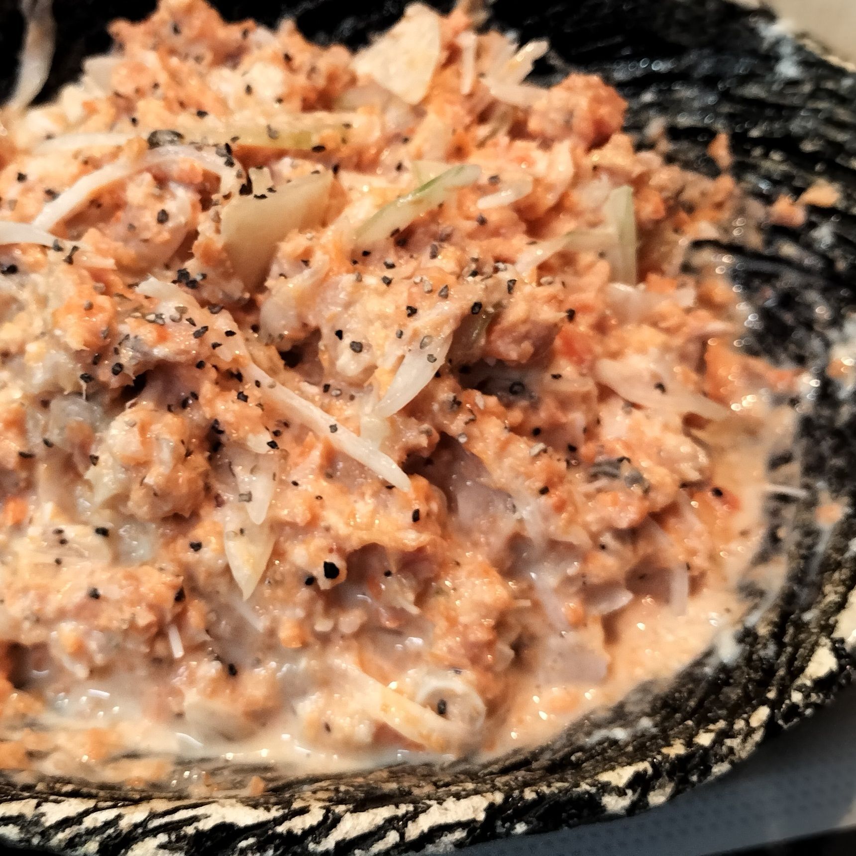 絶品！スパイス香る紅色の贅沢ツナマヨ！カルシウム補給！サンドイッチの具！ツナ缶！