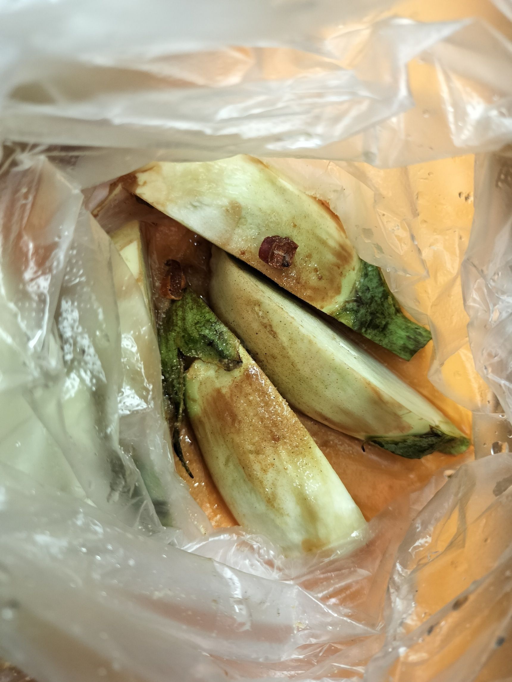 【出汁の効いたピリ辛漬け（塩味）】