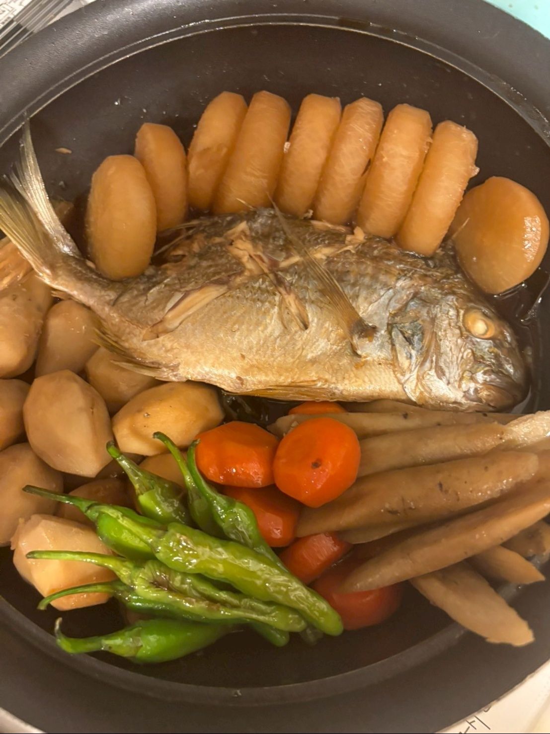 煮汁が煮詰まって旨味たっぷりの炊き合わせが完成しました。