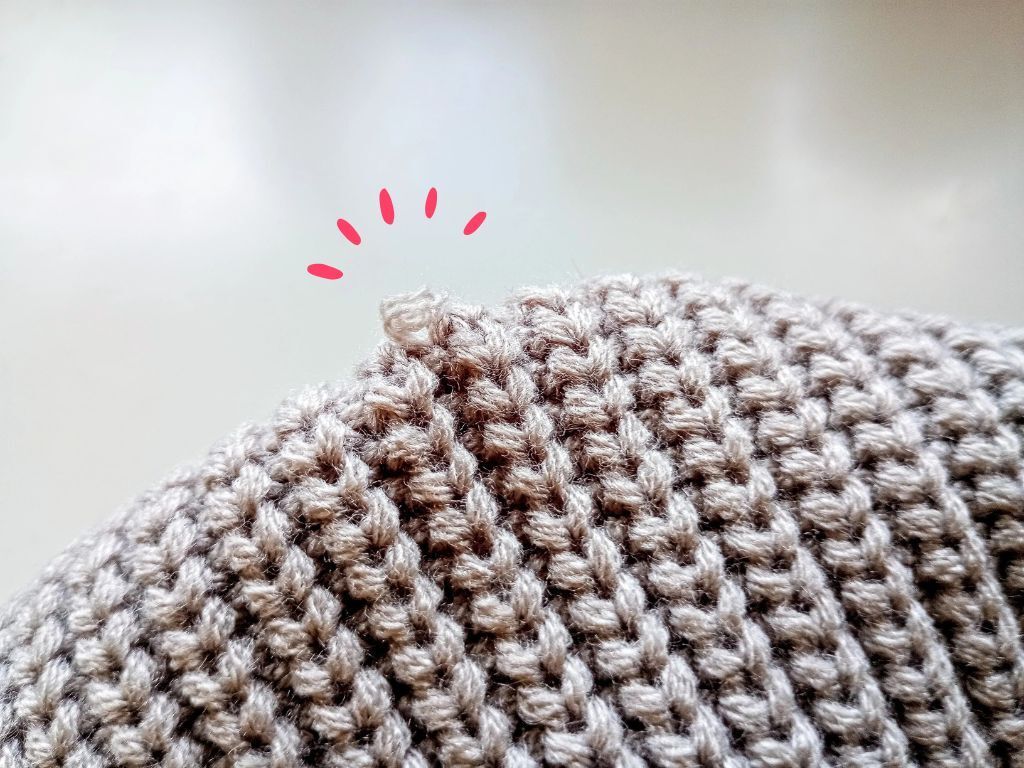 まるで魔法みたい！ニットの「残念ほつれ」はおうちで手軽に直せます。裁縫が苦手でも超カンタン♪