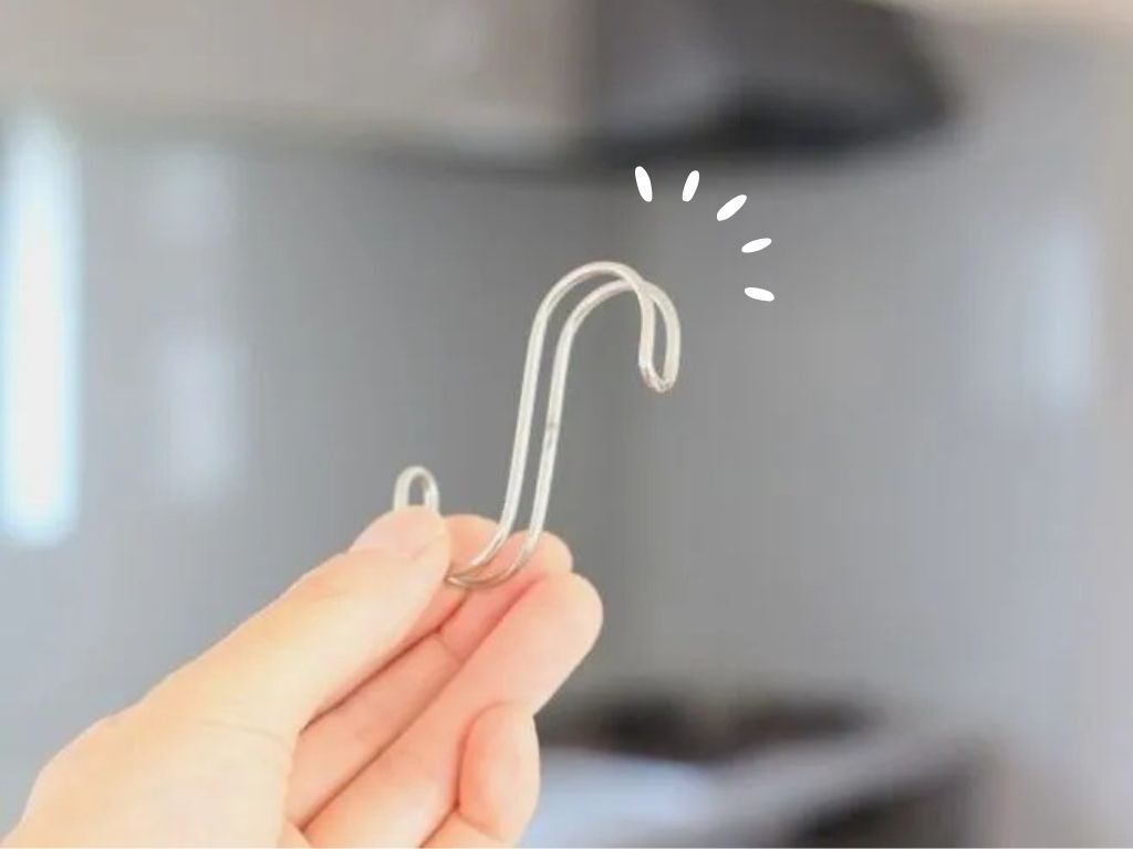 S字フックを「落ちないフック」に変身させる方法。たった3秒でできちゃう簡単ワザ♪