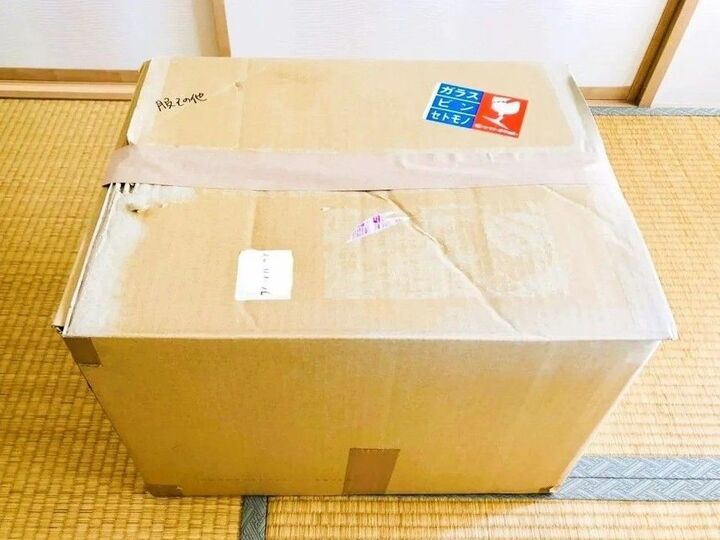 重たい段ボールをラクに運ぶ裏ワザ!持った瞬間「ウソみたいに軽くなる…!」