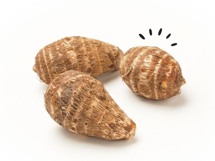 里芋の皮を"一発"でツルッとむくレンチン時短ワザ。「熱すぎてムリ!」という人向けの救済法も♪