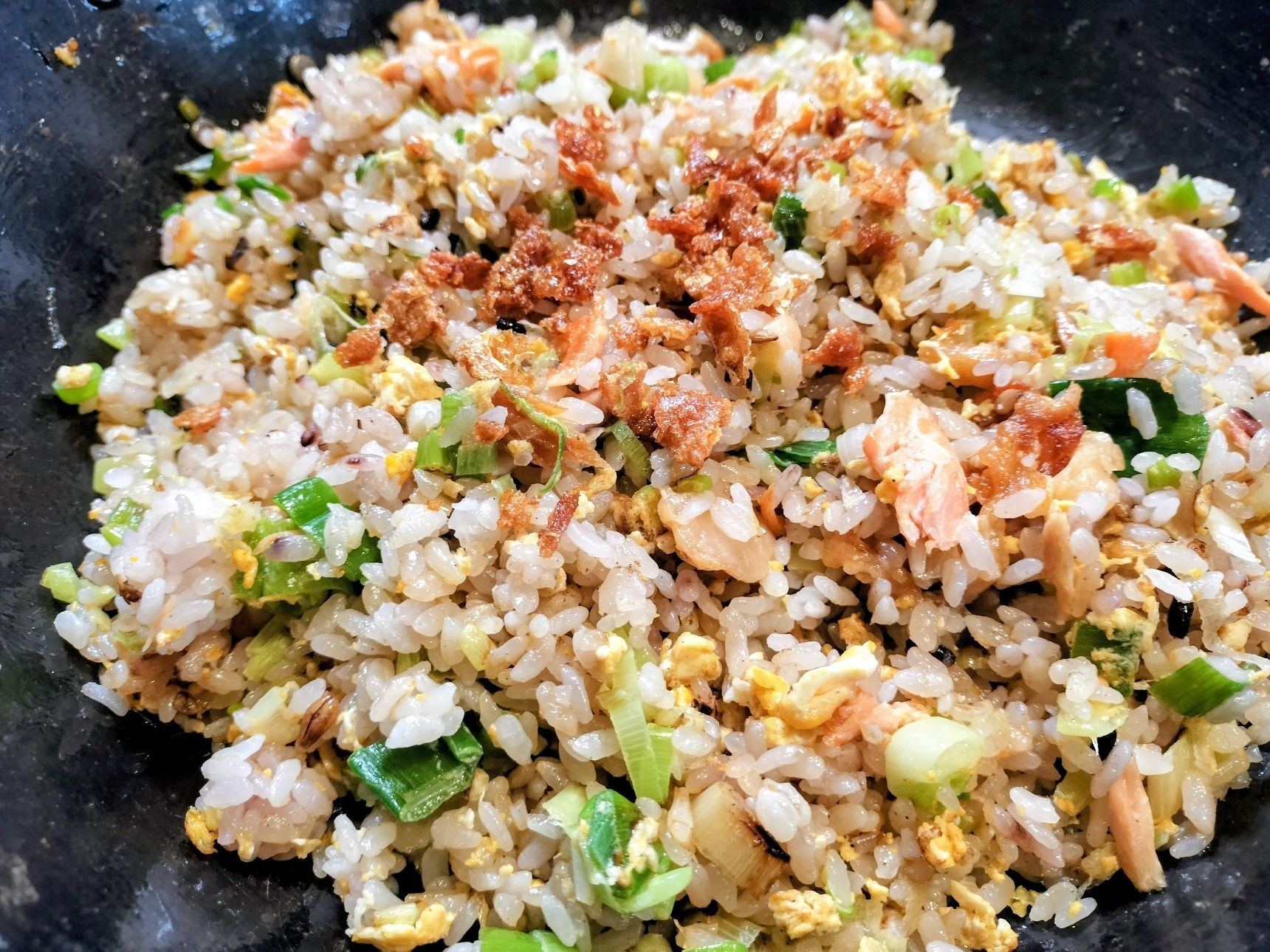 パラパラチャーハン！食用油不使用！体に良い脂を使ってコク旨！オメガ3ネギ卵チャーハン！