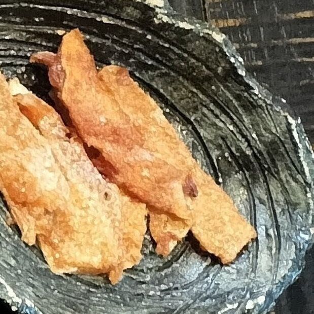 3、皮は、グリル等でパリパリに焼く→少量の天然塩をふる