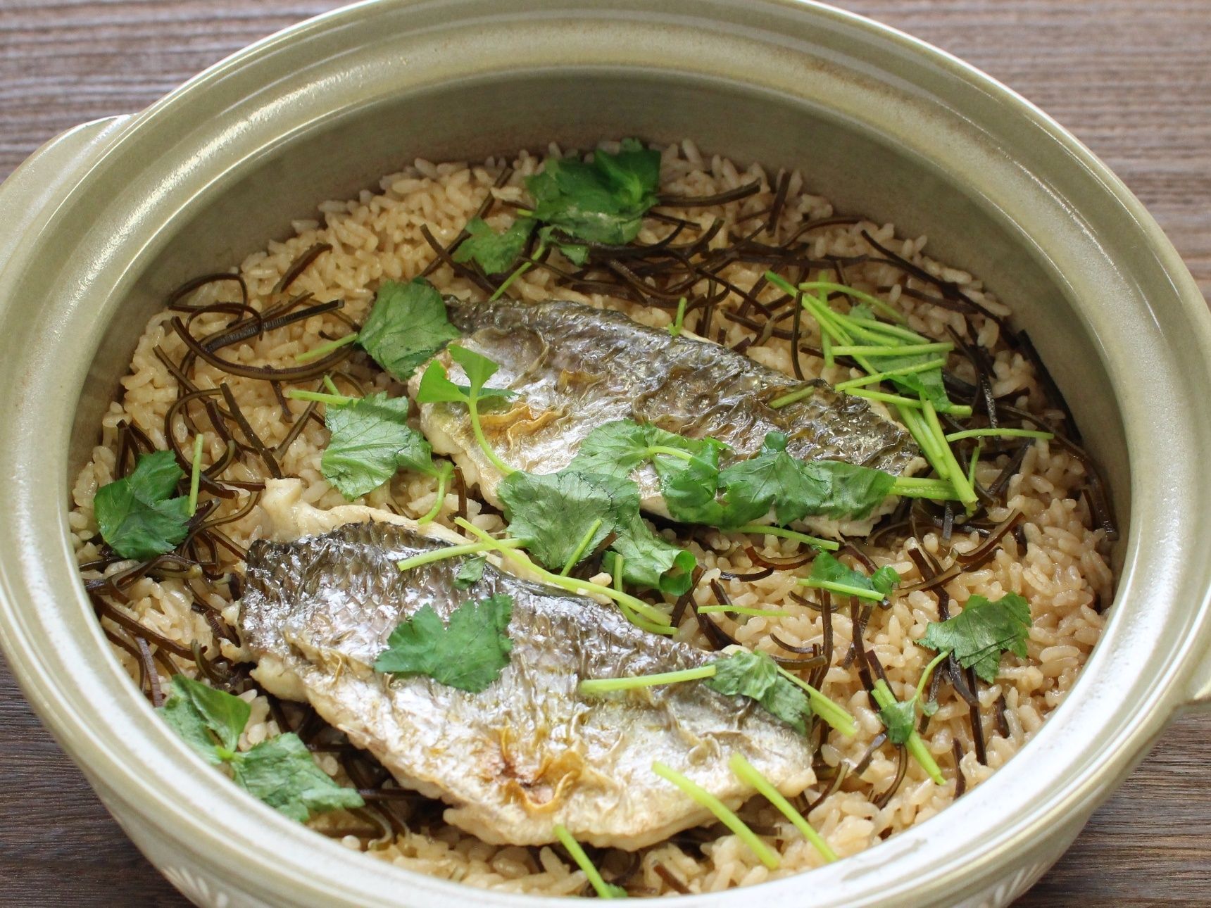 【旬のお魚×昆布】土鍋で丸ごとおいしい鯛めし