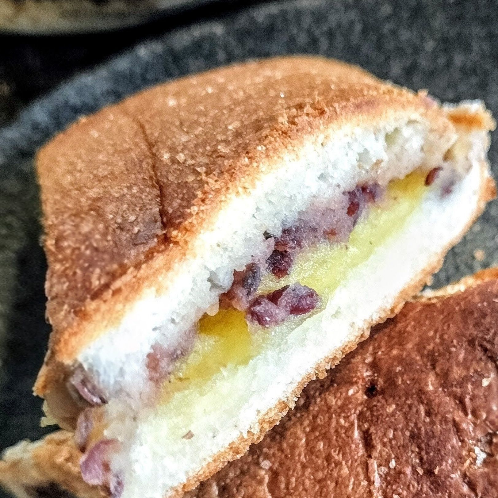 やみつき！絶品！食パンの耳レシピ！こんがり塩バターパンとマロンと粒あん！あんサンド！