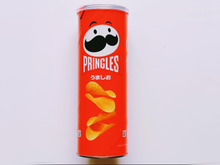 実は11年前から答えが出てた…！公式が教える『プリングルズ容器の捨て方』ハサミは使いません！