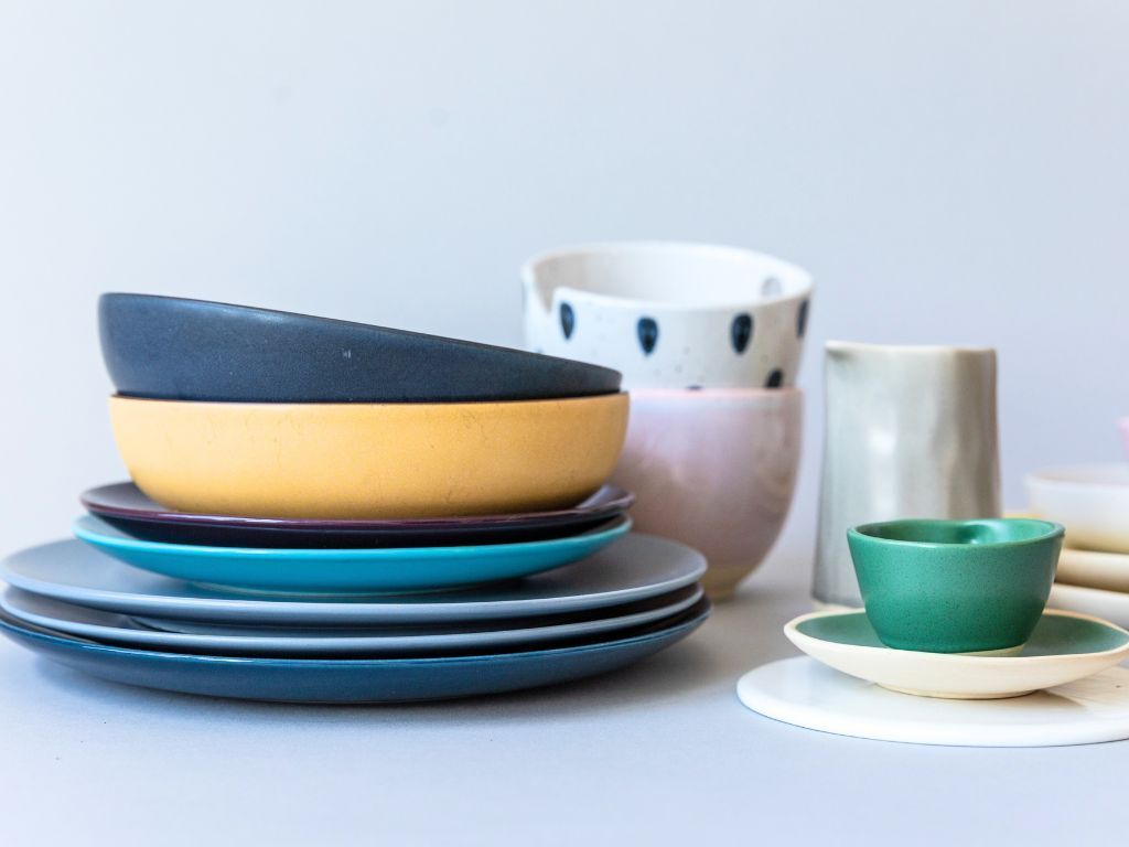 整理が苦手な人ほどやりがちな&quot;NG収納&quot;とは？こうすれば食器棚がスッキリ片付きますよ♪