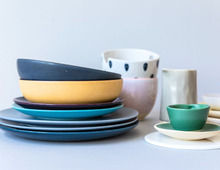 整理が苦手な人ほどやりがちな"NG収納"とは？こうすれば食器棚がスッキリ片付きますよ♪