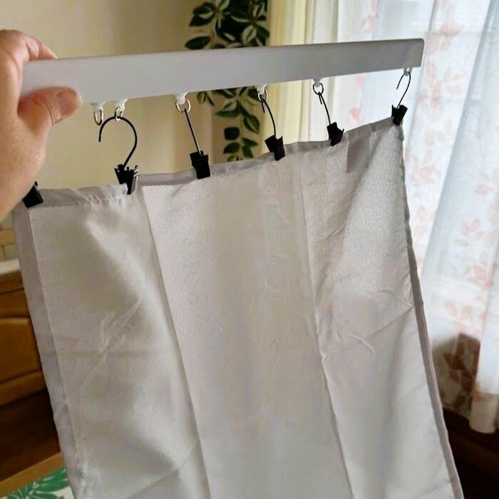 驚き！カラーボックス用のカーテンレールが100均に