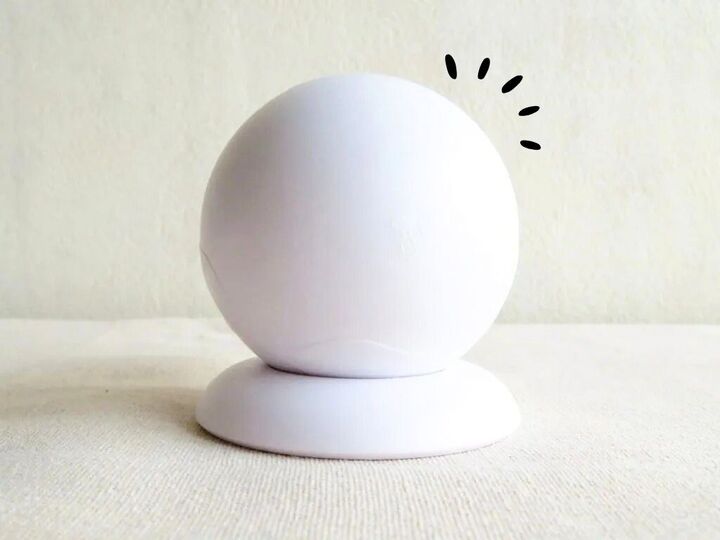 【ダイソー】見つけたら即カゴへ!550円でも白いボールが飛ぶように売れた理由とは!?