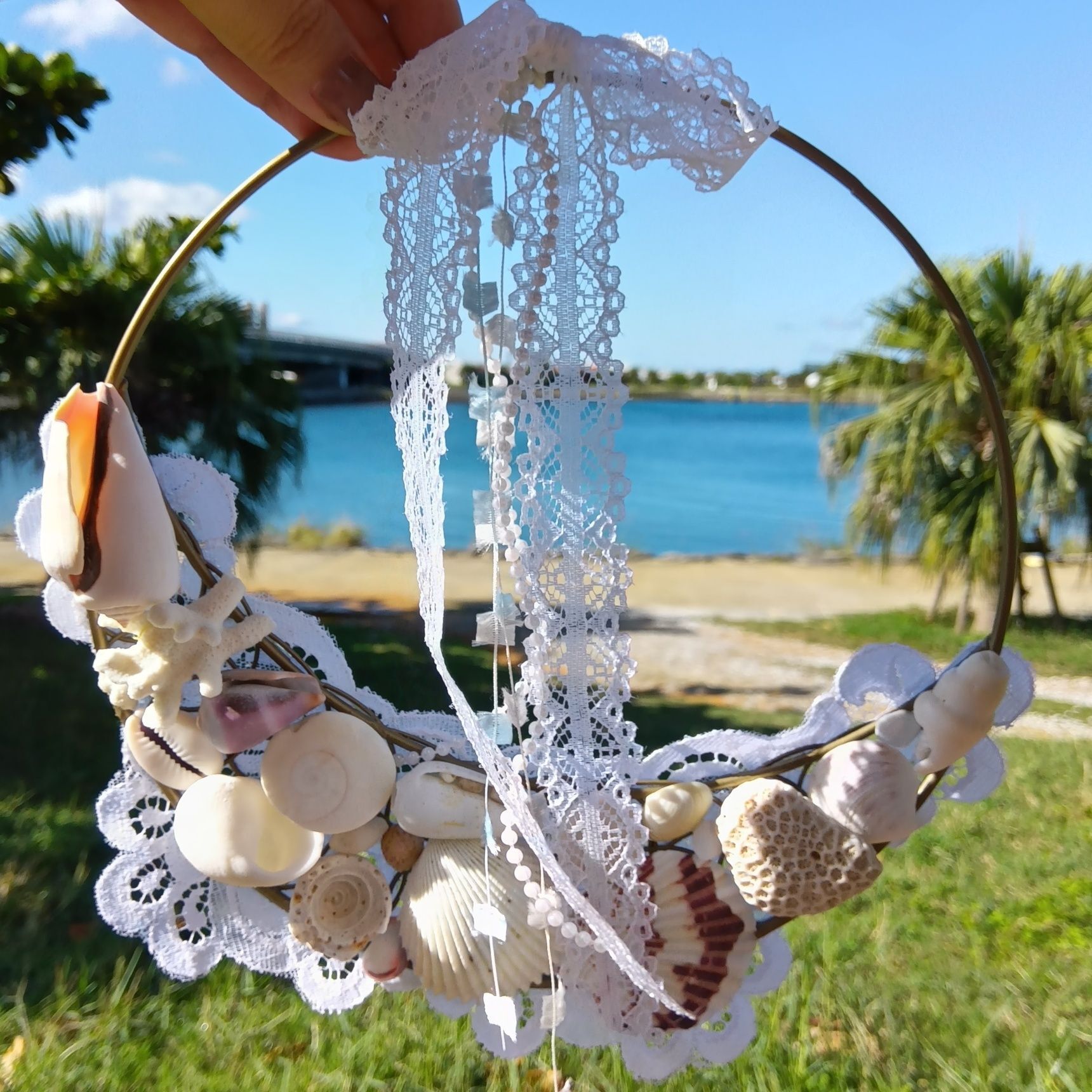 三日月型のリース