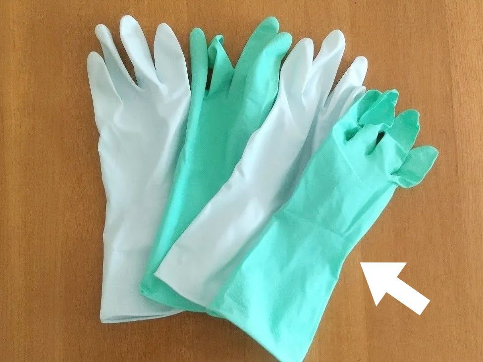 『ゴム手袋』穴があいても捨てないで！まさかの輪切りにしても大活躍！？驚くほど使える再利用アイデア♪