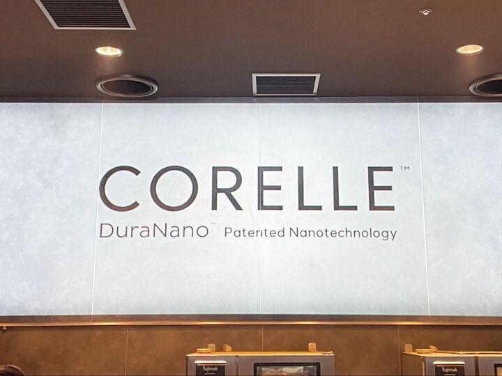 【プロも本気惚れ】フッ素加工なしで“こびりつかない”コレールの「新型フライパン」に大注目!ミシュランシェフが絶賛する実力とは?