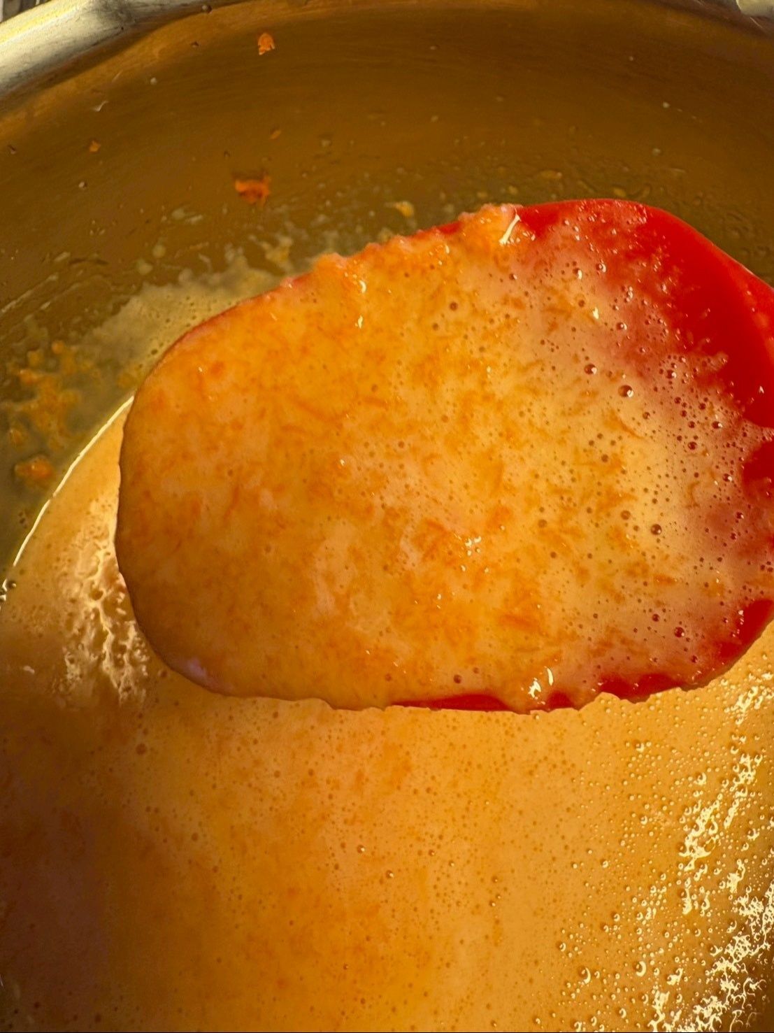 卵とにんじんできれいなオレンジ色です