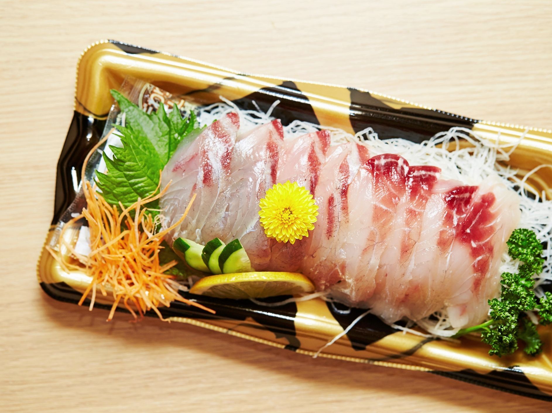 週末トライ♪『刺身のツマ』が一瞬で主役級に！絶品アレンジに挑戦してみた