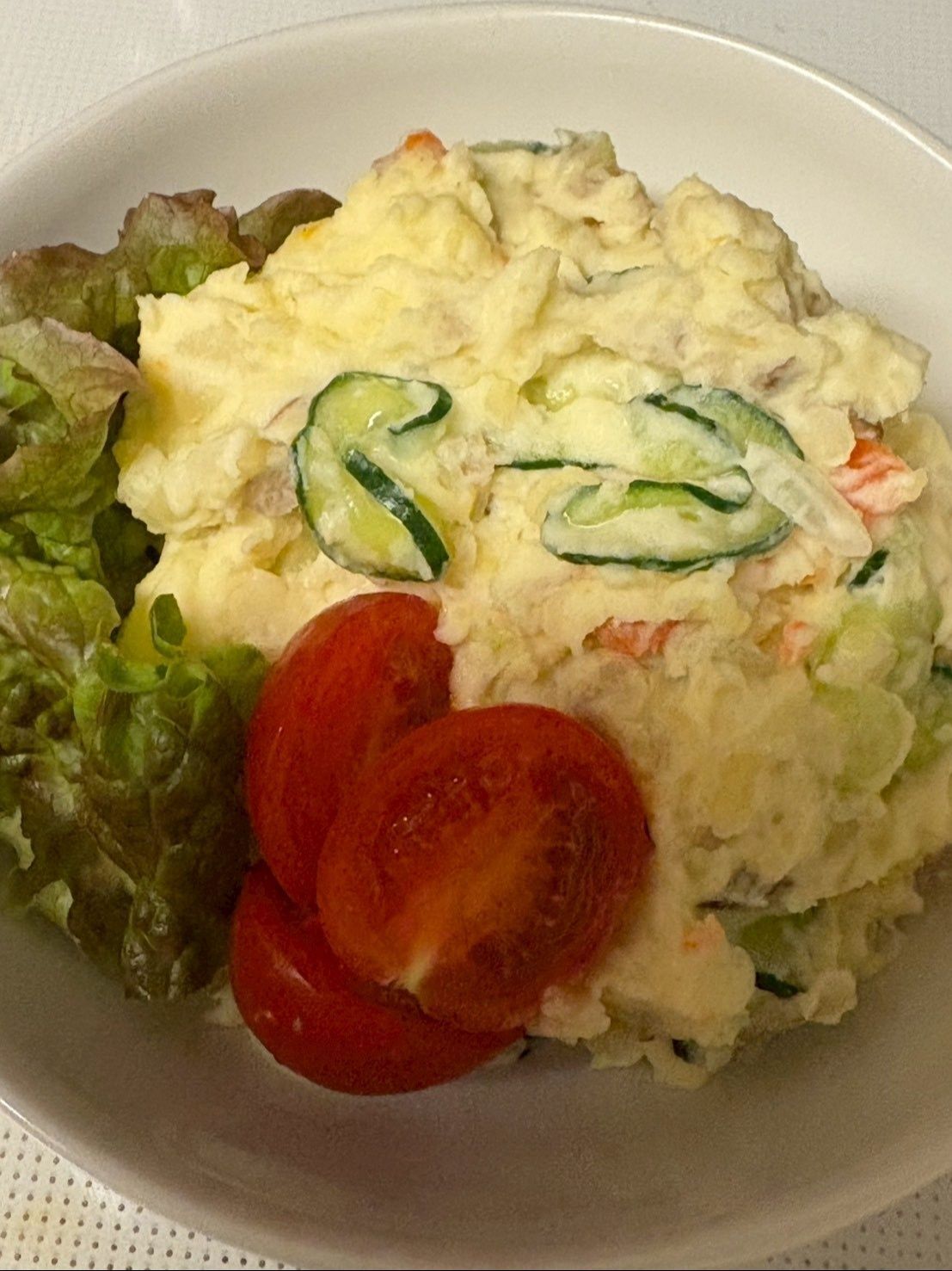 居酒屋風の＜いぶりがっこのポテサラ＞完成です！