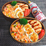 【お弁当レシピ】簡単めちゃウマ！サラチキタツタ乗っけ海老ピラフ弁当