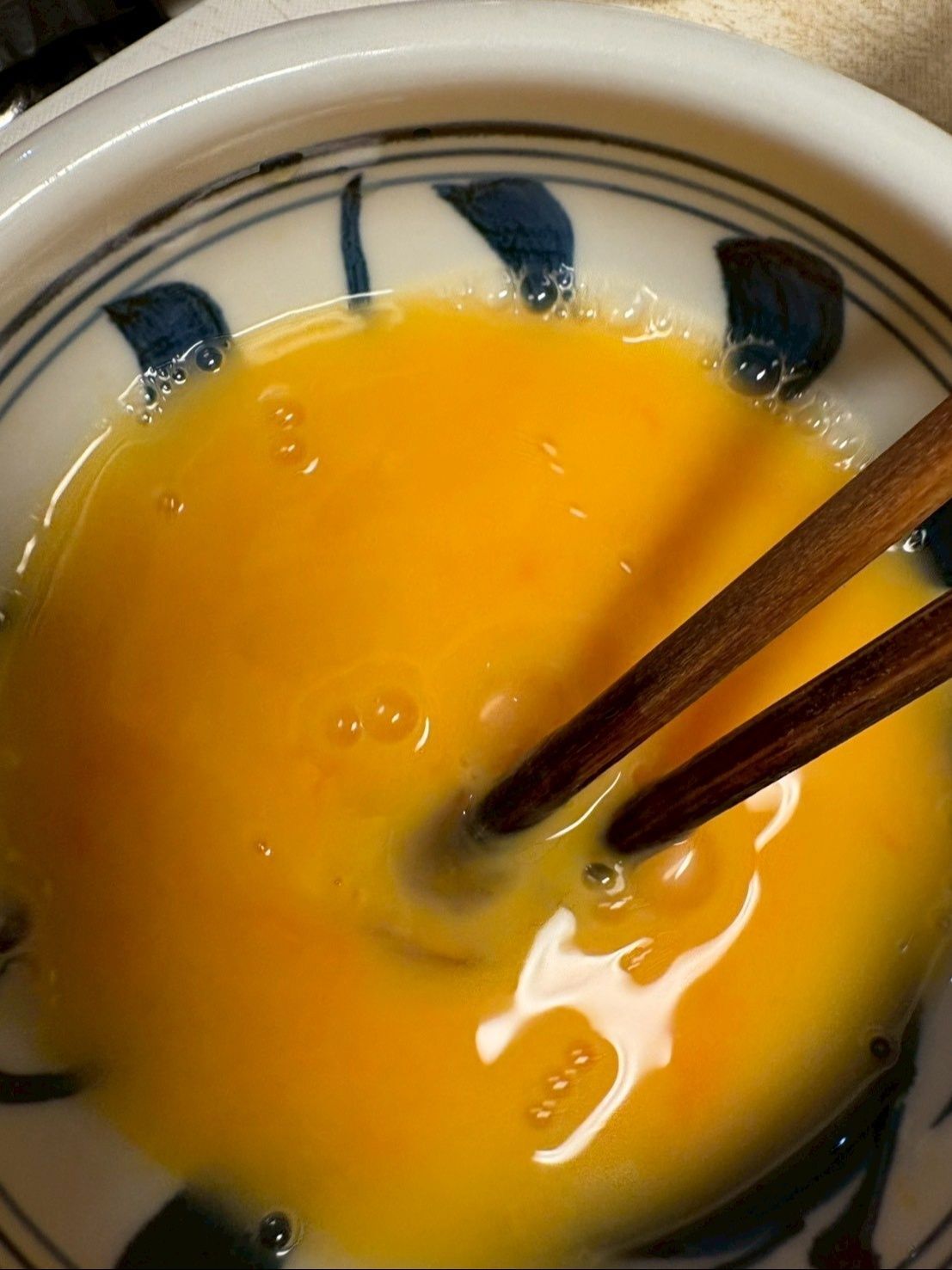 日本酒を入れてよく溶きます