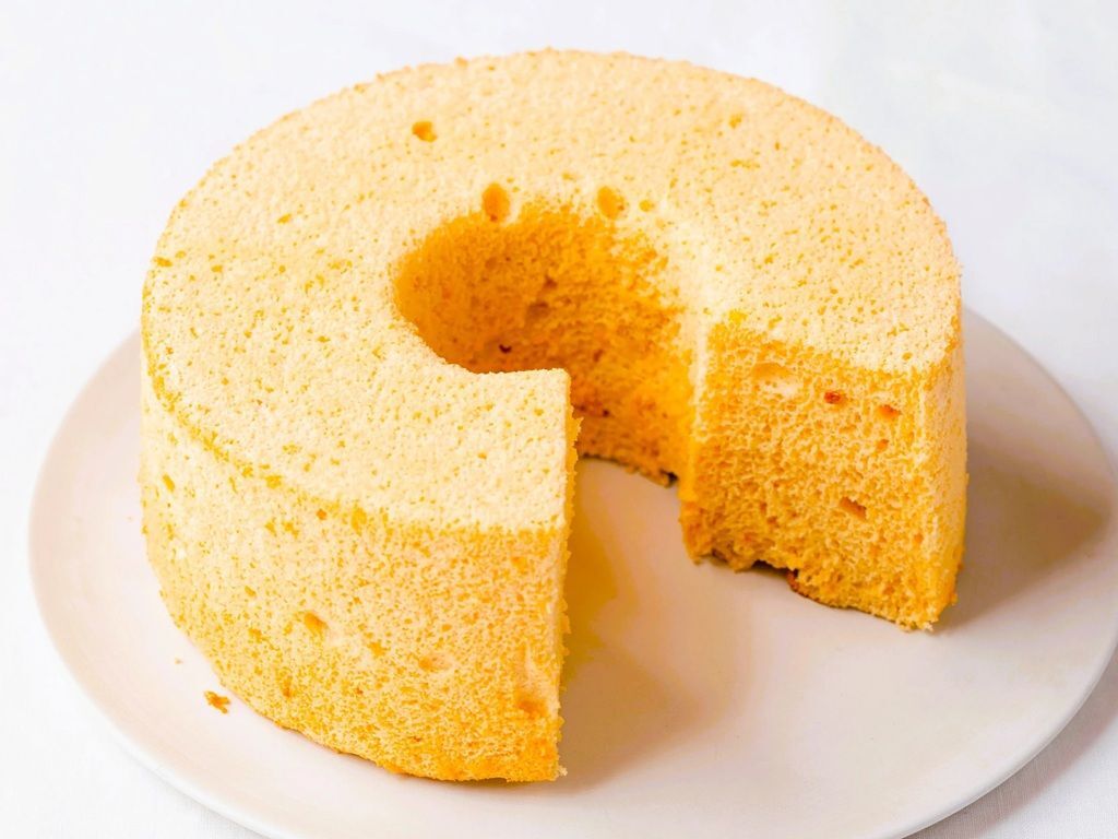 【オイルなし、グルテンなし】米粉のふわふわ「レモンのシフォンケーキ」の作り方。ヘルシーで低カロリーなおやつです♪