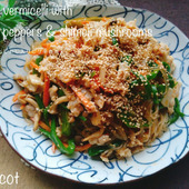 ご飯進むー！ピーマンとしめじ入りピリ辛春雨