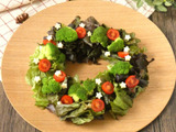 パーティーにぴったり！「サニーレタスとブロッコリーのリースサラダ」