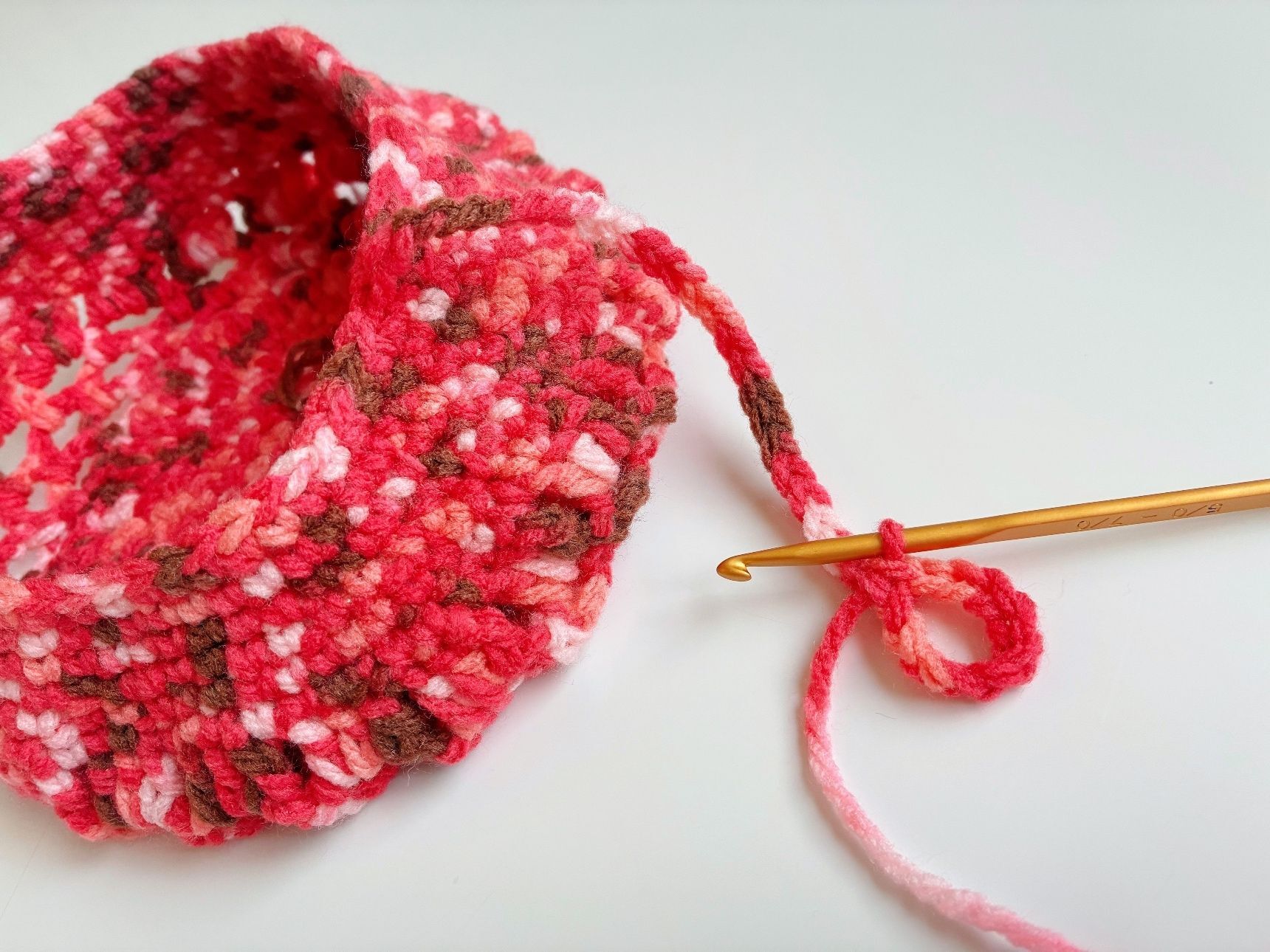 編み目の数を減らして立ち上げます