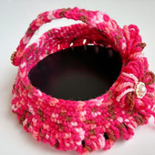 毛糸ひと玉で可愛いワンハンドルの小物入れ