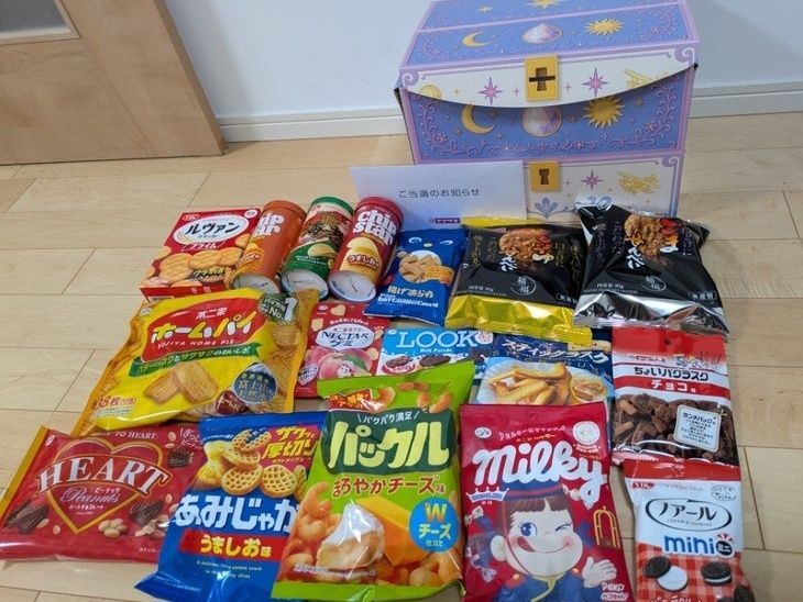 沢山のお菓子が入っていました！！