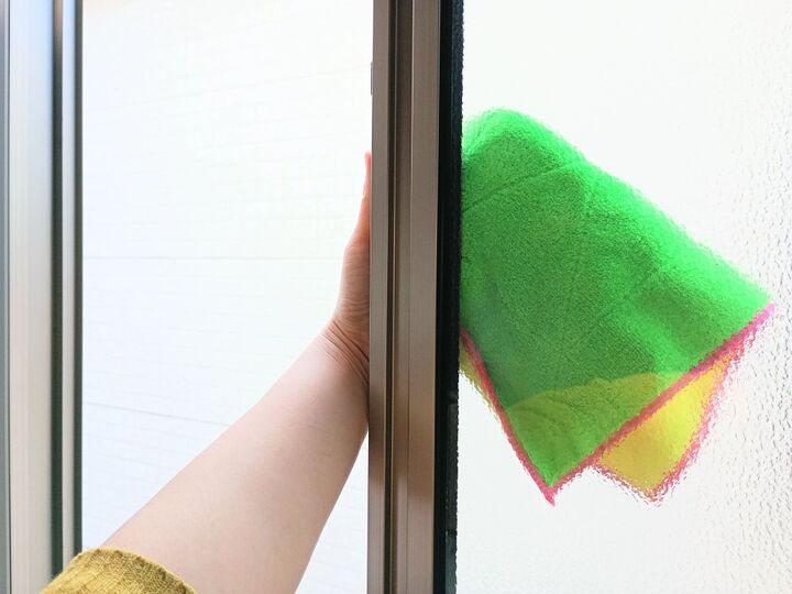 手が届かない『2階の窓』がラクにピカピカになる秘密アイテム登場♡窓掃除が断然スムーズに!