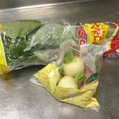 食パンや野菜の袋の再利用！野菜を入れて保存してるよ