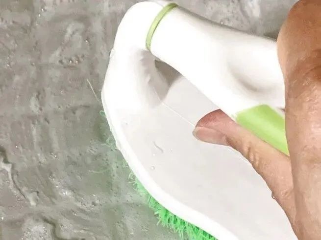 2種類合わせるだけでOK！何年も落ちなかった「お風呂の床汚れ」がキレイになった♡