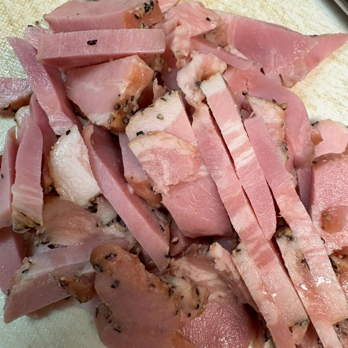 ベーコンを細かく切っておく！