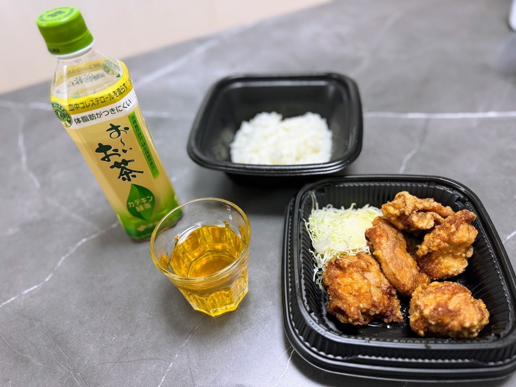 忙しくても手軽に健康に！カテキン緑茶におすすめのランチメニュー