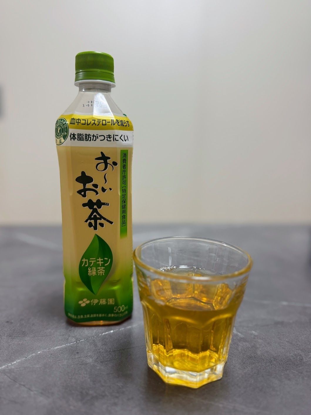 食事と一緒に摂取することで効果を発揮！飲みやすいだけじゃないトクホのお〜いお茶のスゴさ