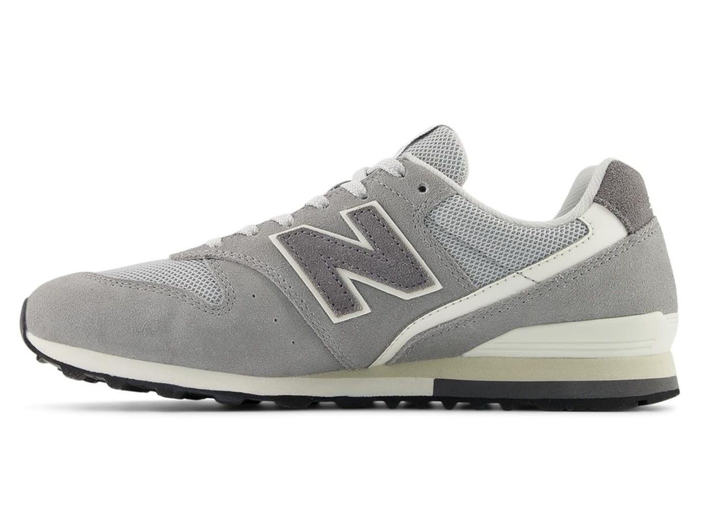 買うなら今！〈ニューバランス〉の現行モデルスニーカーを『Amazonブラックフライデーセール』でお安くゲット♡