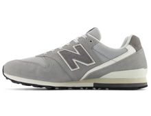 買うなら今！〈ニューバランス〉の現行モデルスニーカーを『Amazonブラックフライデーセール』でお安くゲット♡