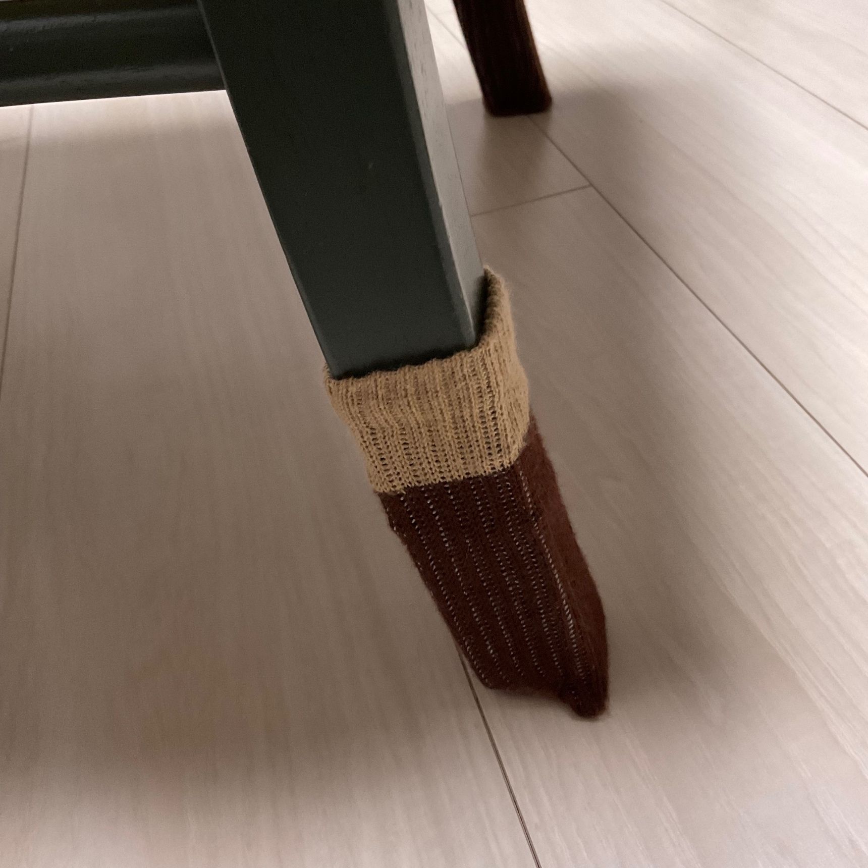 ソックスをはかせる